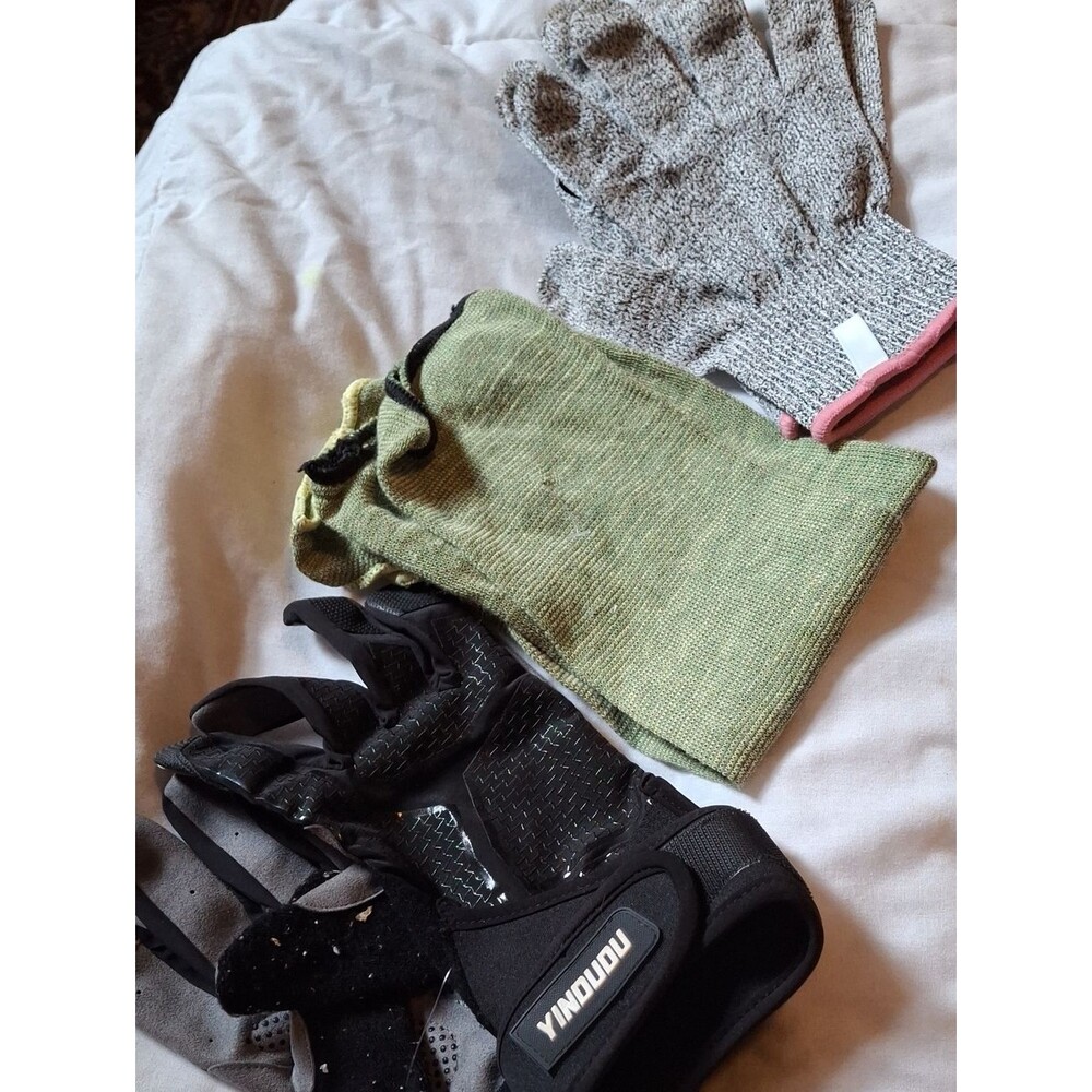 Lot of 3 Pairs Gloves - Black Tactical,  Gray Work, Green Fingerless (Mis430)